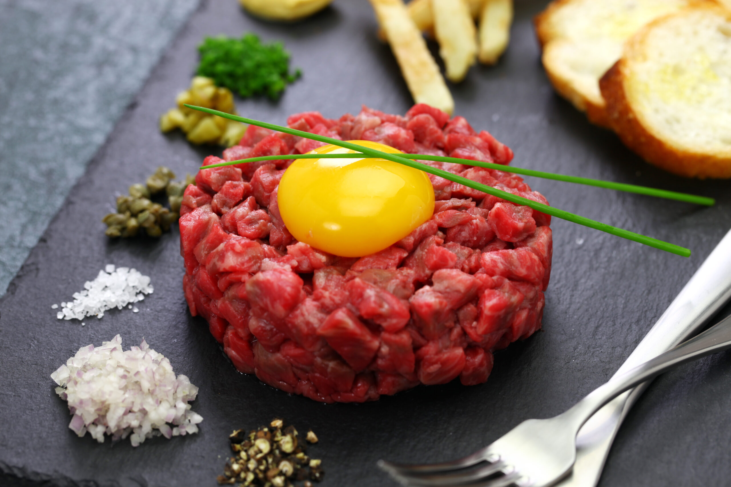 steak tartare, tartar steak, beef tartare